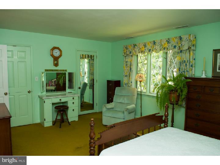 4060 Lilac Road Allentown, PA 18103 - Photo 18 of 25 Gallery Image 18