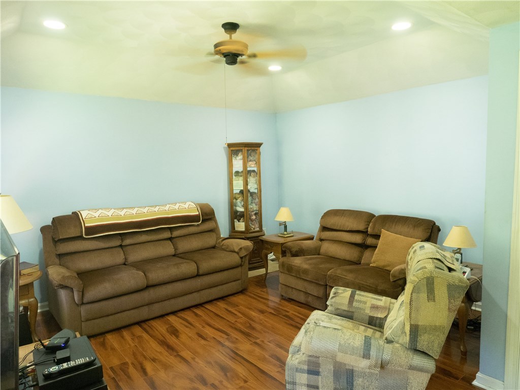 161 Lonsdale Farm Road Cumberland, RI 02864 - Photo 14 of 31 Gallery Image 14