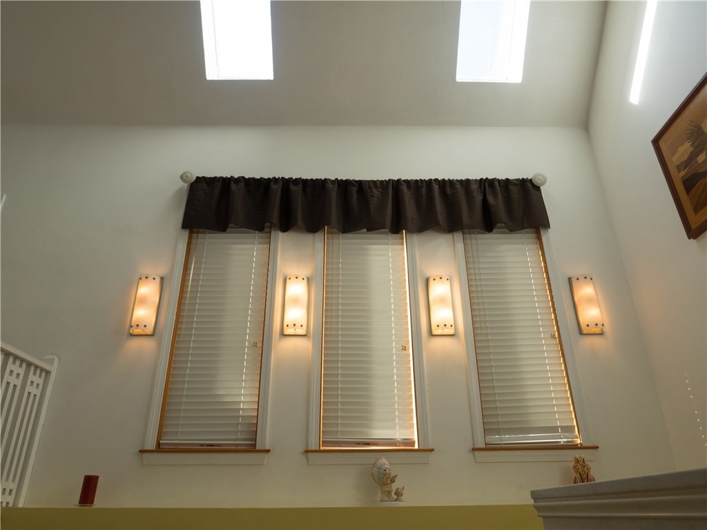 161 Lonsdale Farm Road Cumberland, RI 02864 - Photo 5 of 31 Gallery Image 5