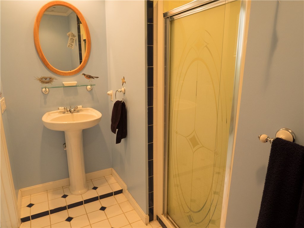 161 Lonsdale Farm Road Cumberland, RI 02864 - Photo 8 of 31 Gallery Image 8