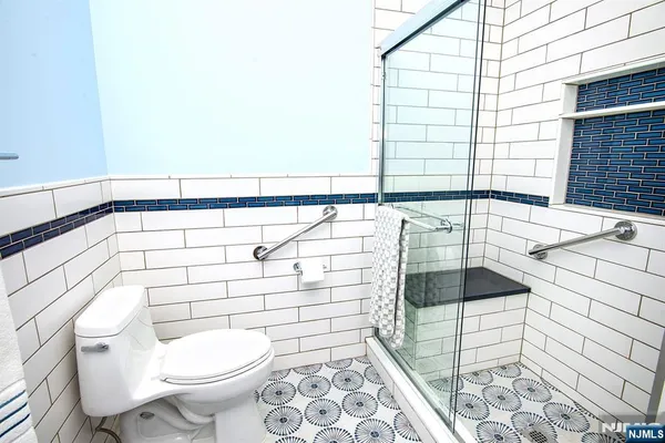 $560,000 | 5 Tenakill Park, Unit 212, Cresskill, NJ 07626