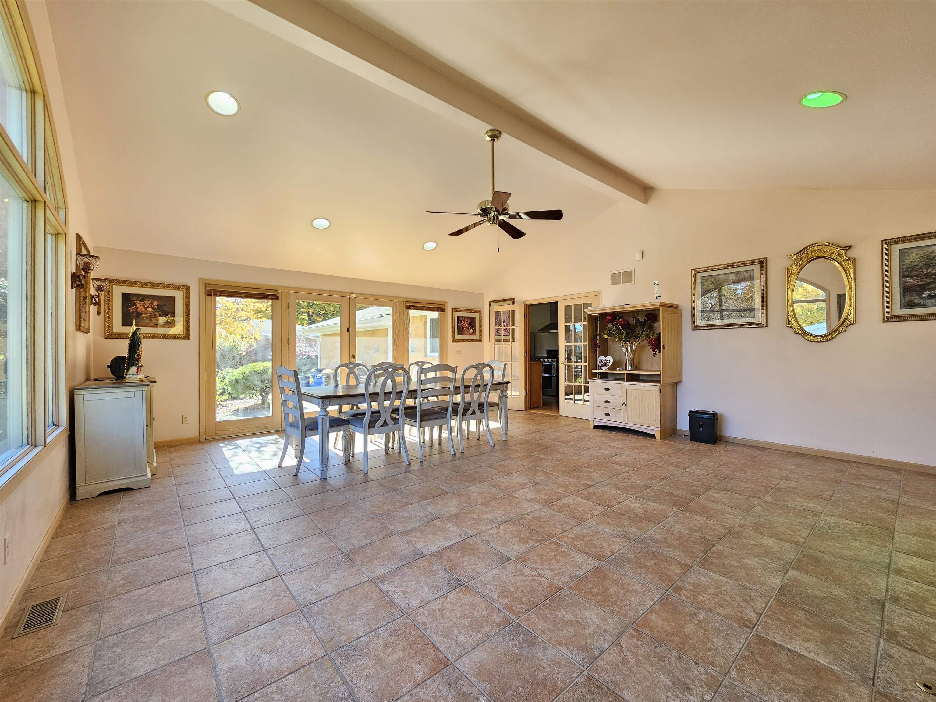 1404 Post Drive Rockford, IL 61108 - Photo 15 of 30 a view of a livingroom with furniture and furniture