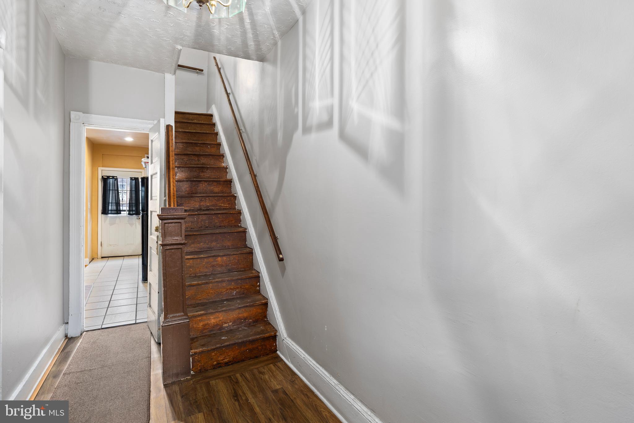 619 Columbia Road Northwest Washington, DC 20001 - Photo 17 of 29 a view of entryway