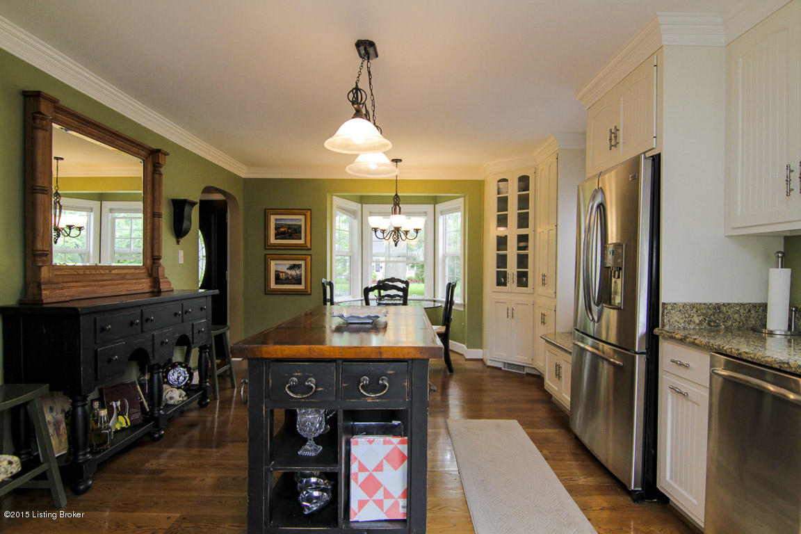 205 Ring Road Louisville, KY 40207 - Photo 14 of 68 0027