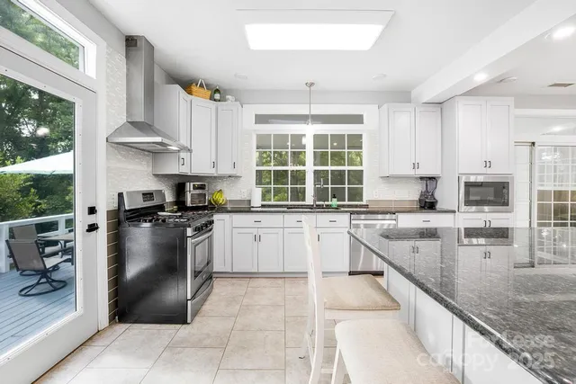 $4,295 | 7914 Gilead Road, Huntersville, NC 28078