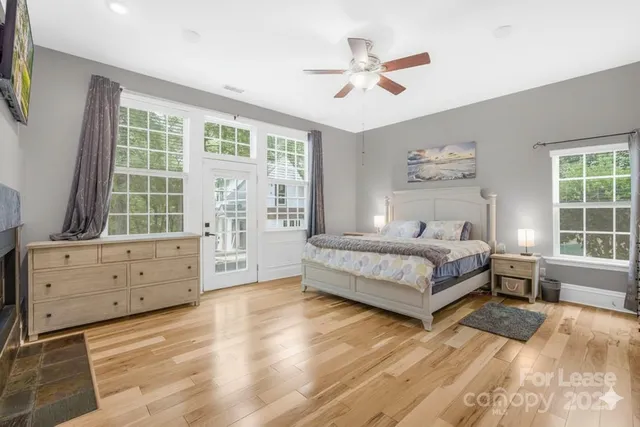 $4,295 | 7914 Gilead Road, Huntersville, NC 28078