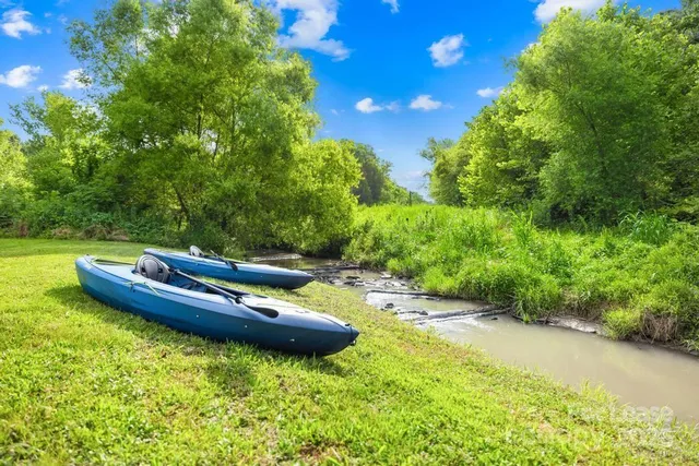 $4,295 | 7914 Gilead Road, Huntersville, NC 28078