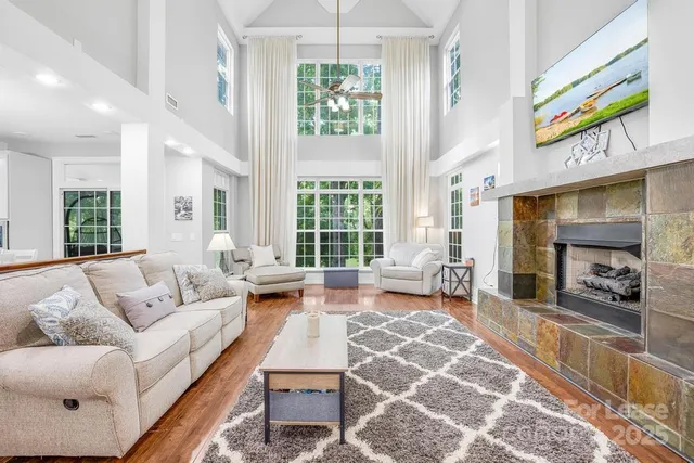 $4,295 | 7914 Gilead Road, Huntersville, NC 28078