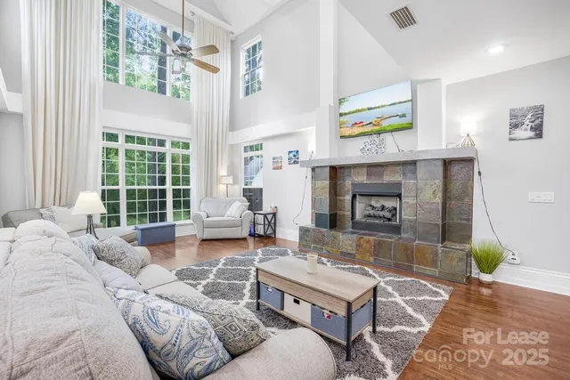 $4,295 | 7914 Gilead Road, Huntersville, NC 28078