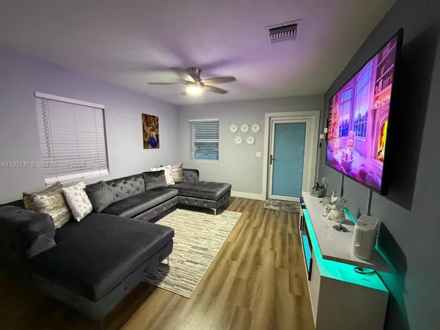 $595,000 | 100 Northeast 171st Terrace, Miami, FL 33162