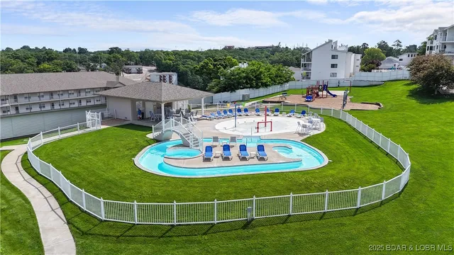 $450,000 | 1230 Lands End Parkway, Unit 304, Osage Beach, MO 65065