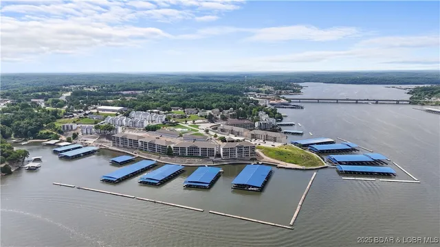 $450,000 | 1230 Lands End Parkway, Unit 304, Osage Beach, MO 65065
