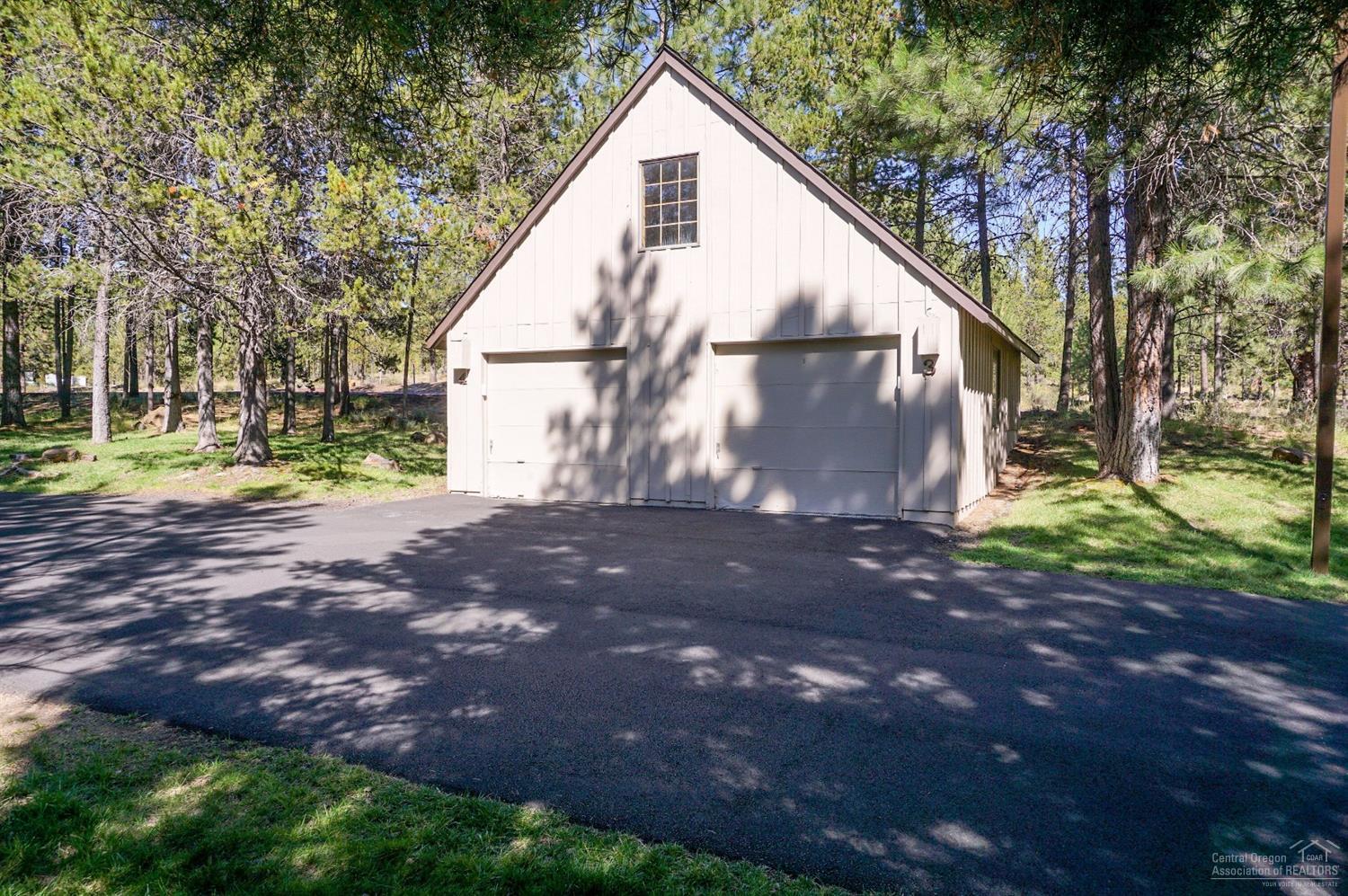 57534 Circle 4 Cabin Road Sunriver, OR 97707 - Photo 23 of 24 Additional Photo