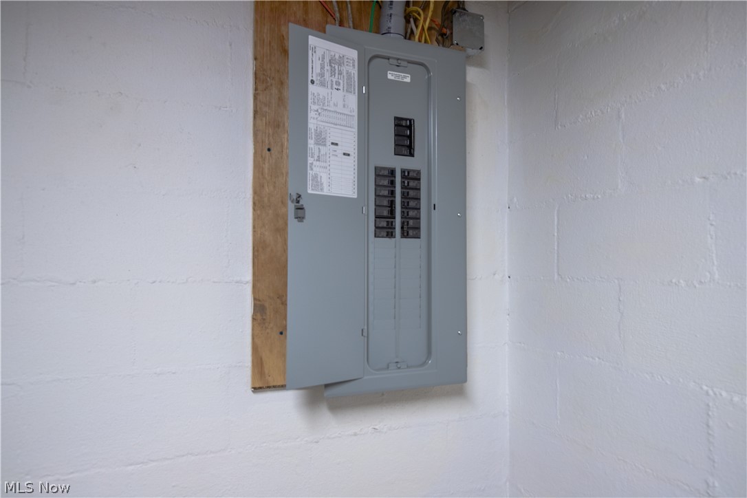 5601 3rd Avenue Vienna, WV 26105 - Photo 21 of 23 200 amp service