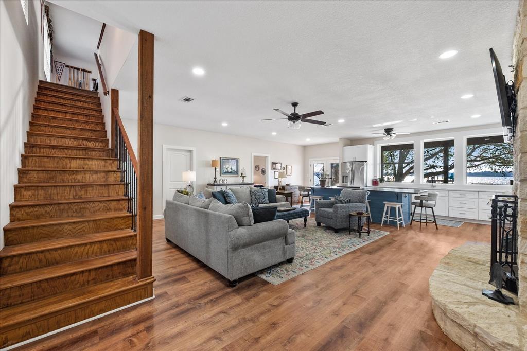226 Palisade Loop Mabank, TX 75156 - Photo 16 of 40 a living room with furniture and wooden floor