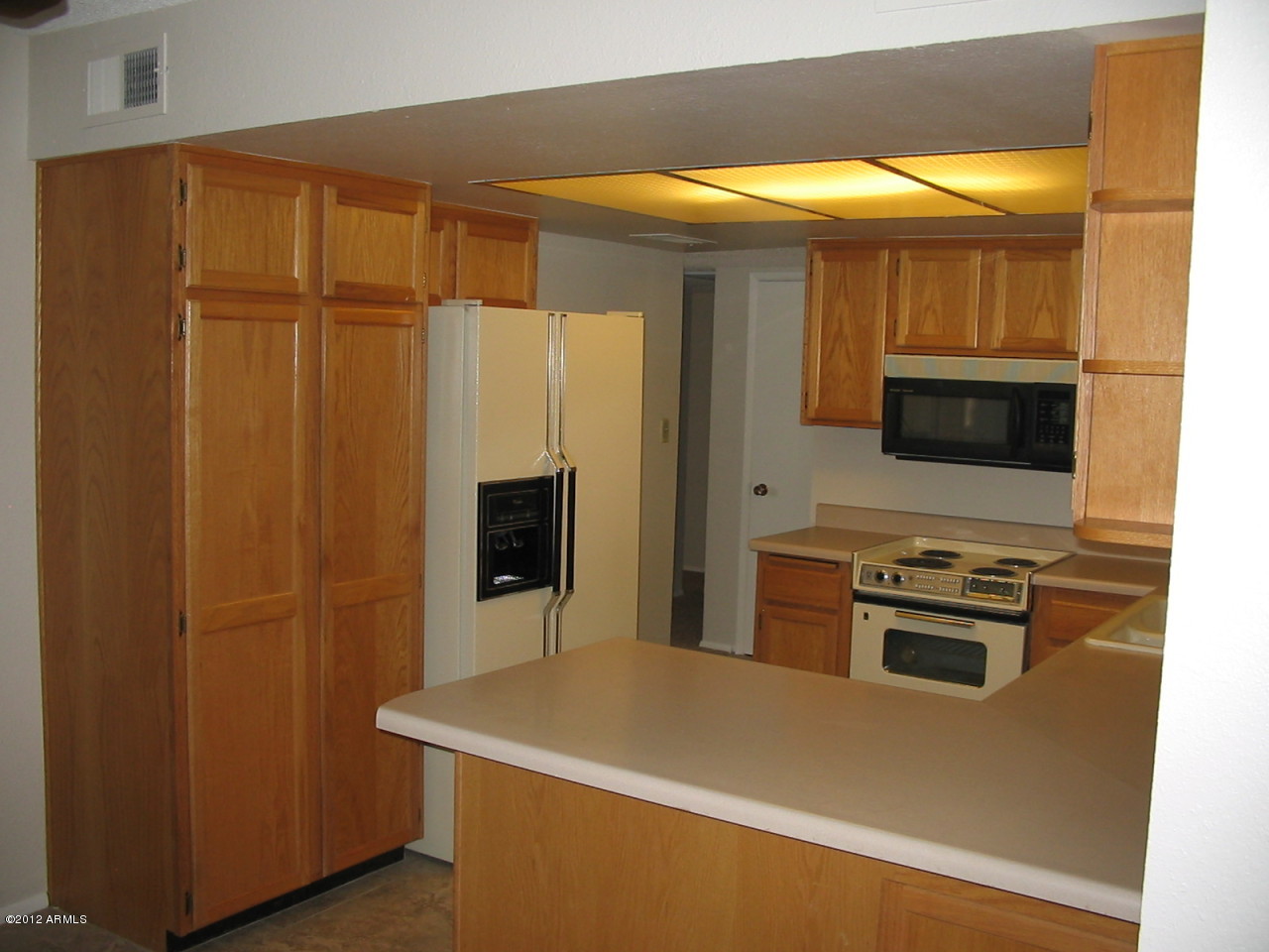 2219 East Greenway Road Phoenix, AZ 85022 - Photo 6 of 9 KITCHEN