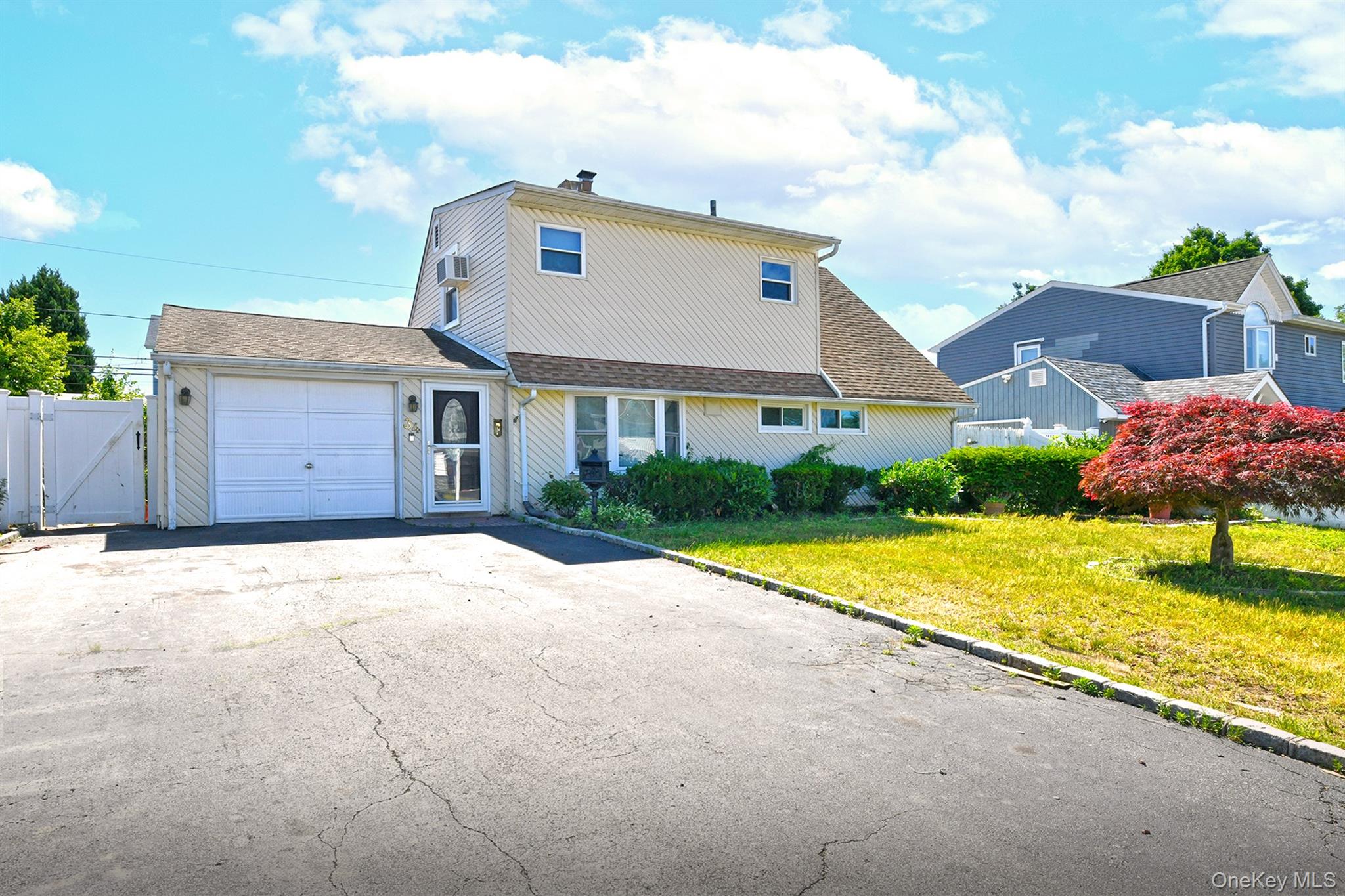 34 Prentice Road Levittown, NY 11756 - Photo 1 of 20