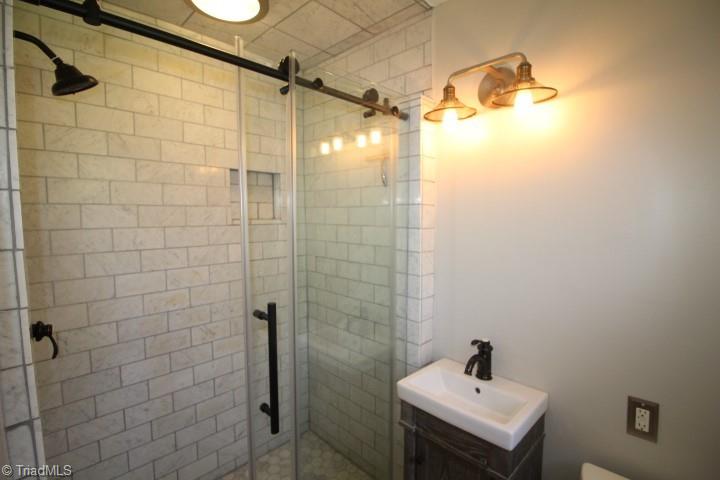 8020 Fogleman Road Oak Ridge, NC 27310 - Photo 10 of 35