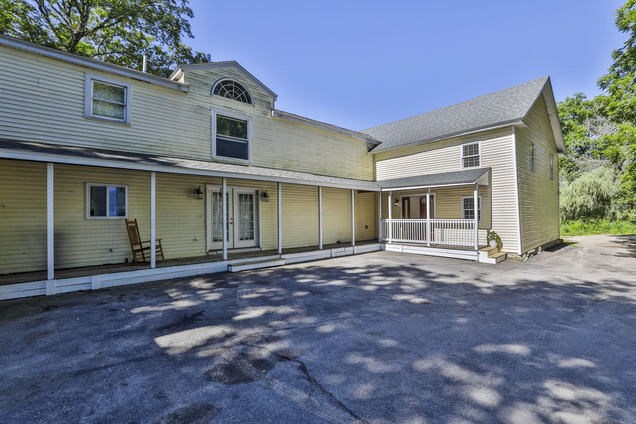 14 Chester Road, Unit 3 Derry, NH 03038 - Photo 3 of 21 Gallery Image 3