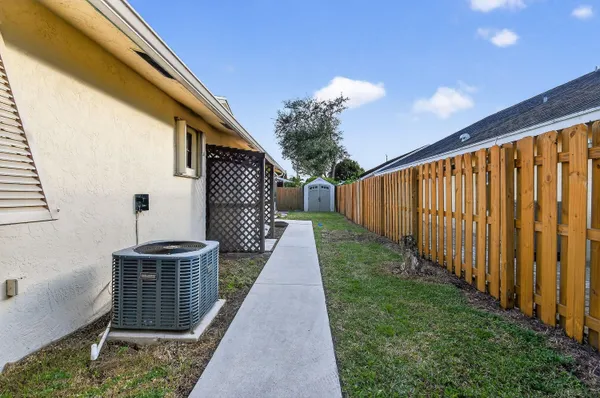 $3,200 | 6016 Pompano Street, Jupiter, FL 33458