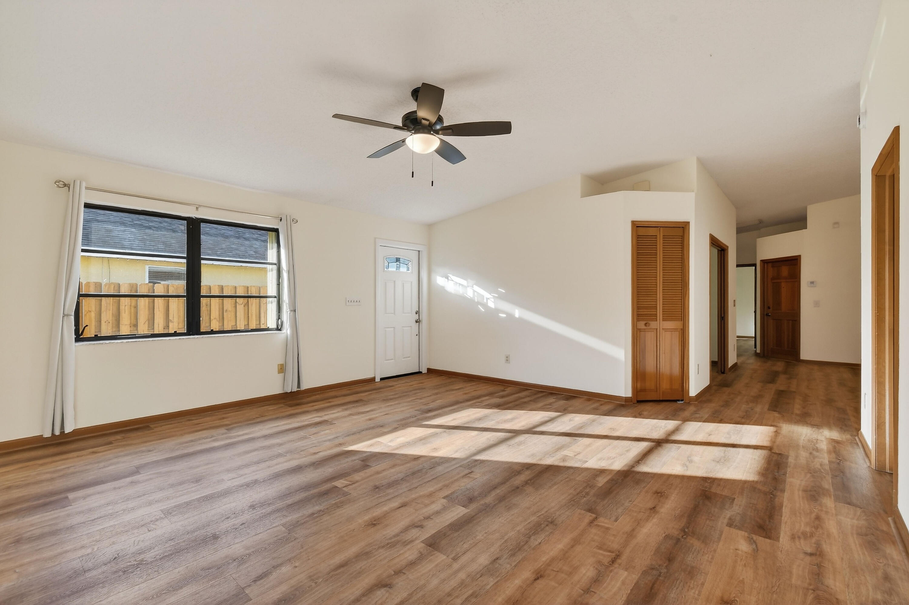 6016 Pompano Street Jupiter, FL 33458 - Photo 10 of 44 Living dining