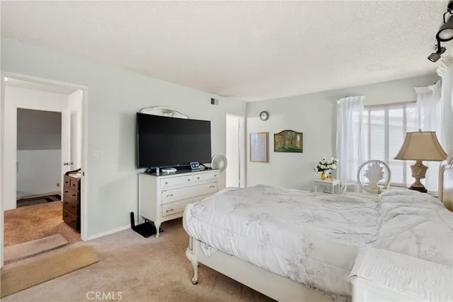 $1,599,999 | 9412 Hingham Drive, Huntington Beach, CA 92646