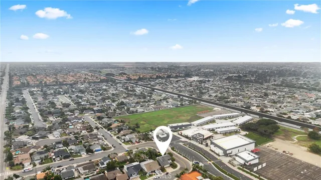 $1,599,999 | 9412 Hingham Drive, Huntington Beach, CA 92646