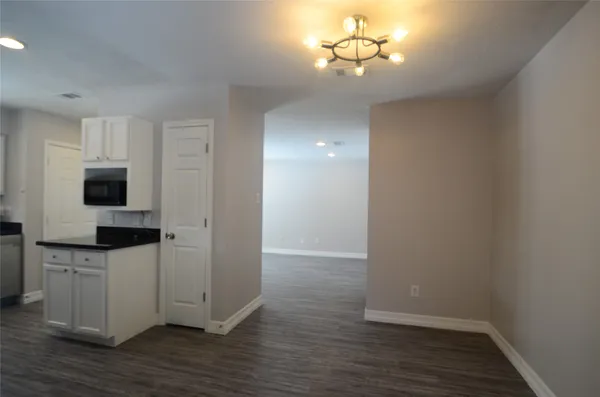 $1,900 | 76 South Wavy Oak Circle, Spring, TX 77381