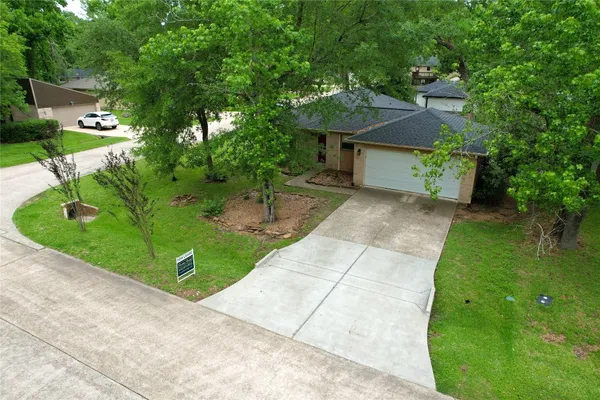 $1,900 | 76 South Wavy Oak Circle, Spring, TX 77381