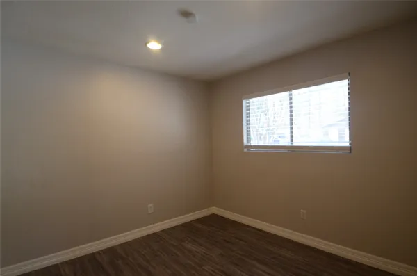 $1,900 | 76 South Wavy Oak Circle, Spring, TX 77381