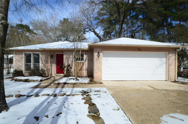 $1,900 | 76 South Wavy Oak Circle, Spring, TX 77381