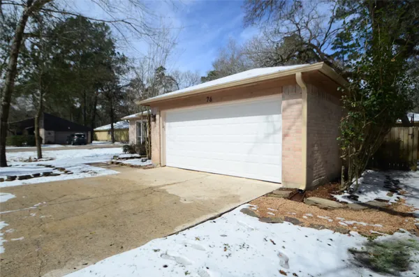 $1,900 | 76 South Wavy Oak Circle, Spring, TX 77381