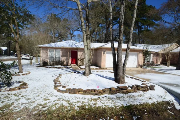 $1,900 | 76 South Wavy Oak Circle, Spring, TX 77381