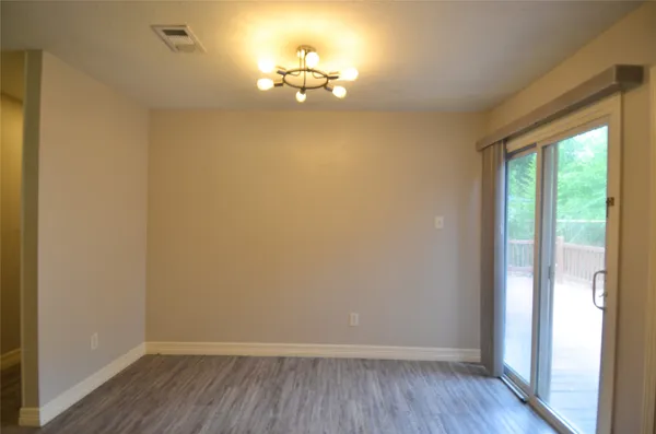 $1,900 | 76 South Wavy Oak Circle, Spring, TX 77381