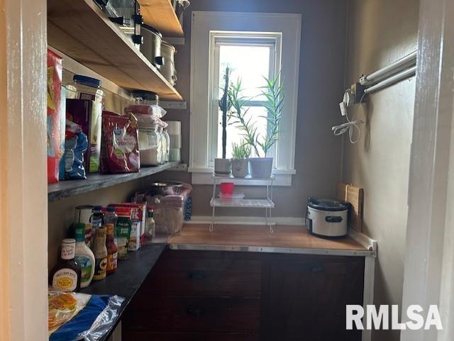 1839 Mound Road Jacksonville, IL 62650 - Photo 17 of 32 Gallery Image 17