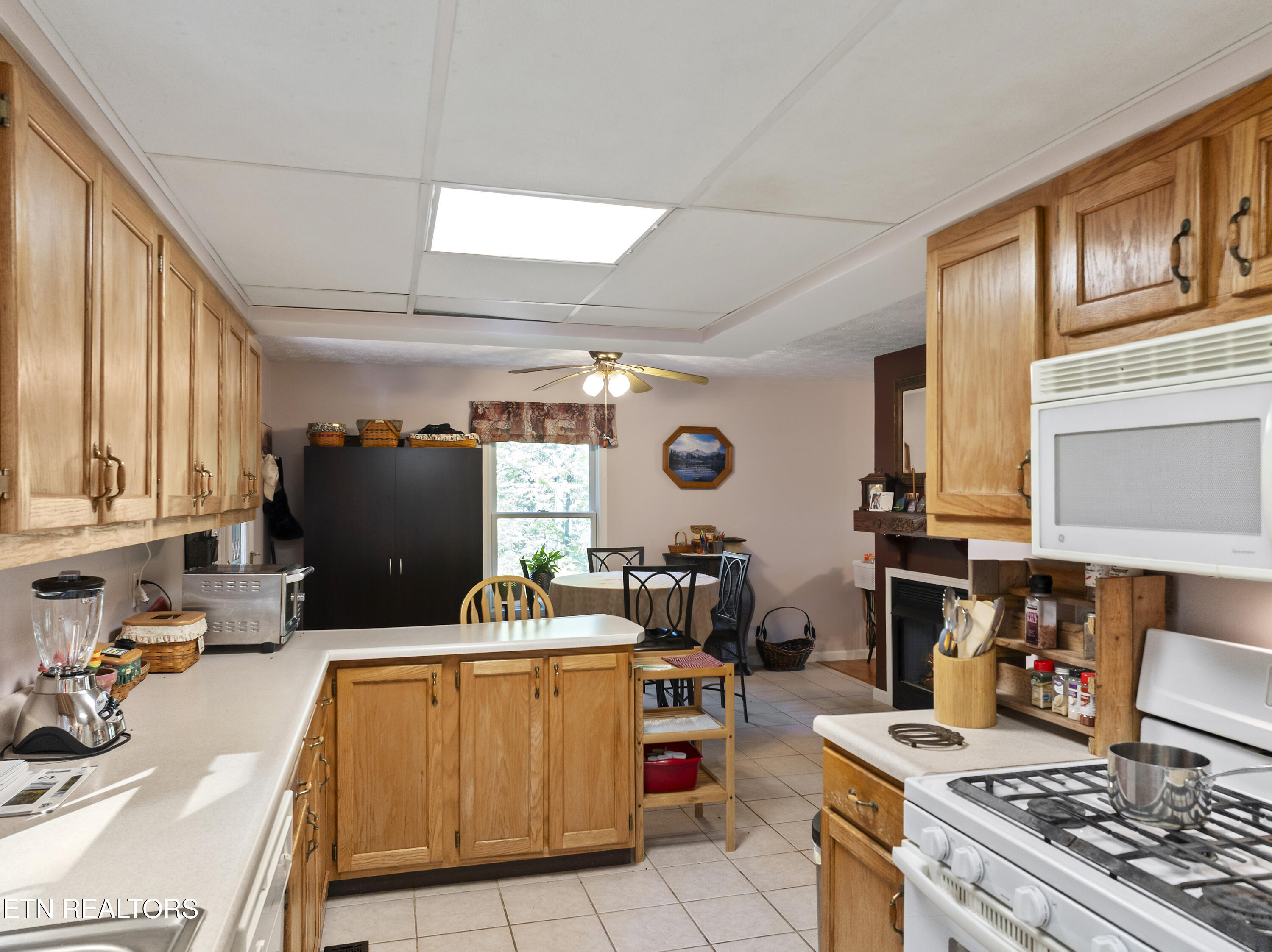 978 Corey Way Del Rio, TN 37727 - Photo 13 of 50 DJI_20250429173537_0081_D