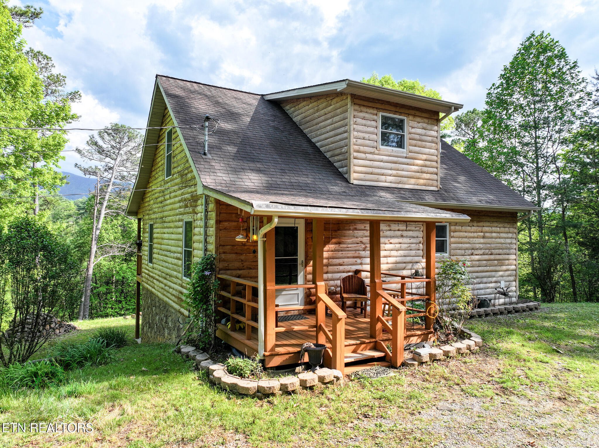 978 Corey Way Del Rio, TN 37727 - Photo 3 of 50 DJI_20250429170933_0014_D-Edit