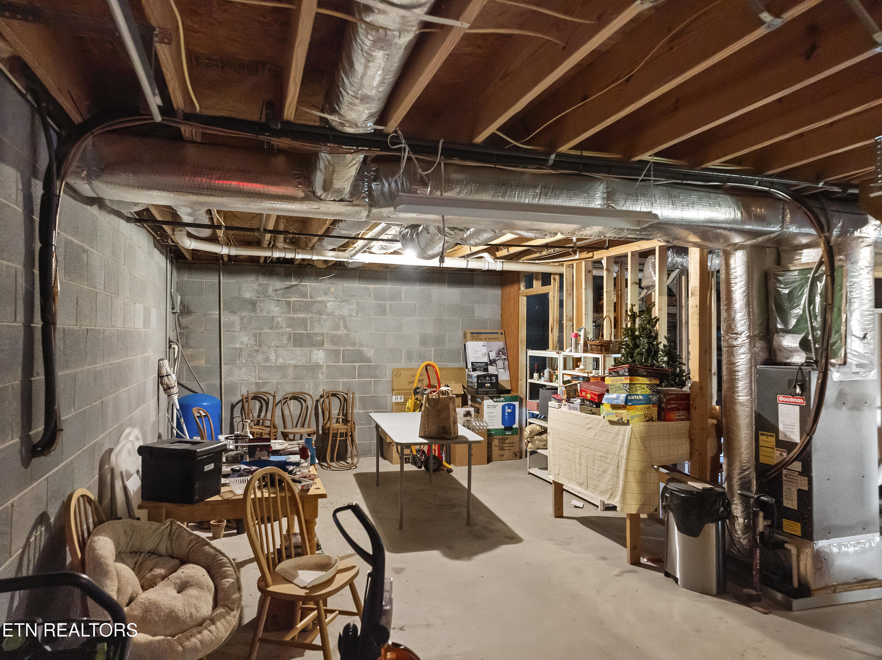 978 Corey Way Del Rio, TN 37727 - Photo 33 of 50 DJI_20250429174627_0115_D