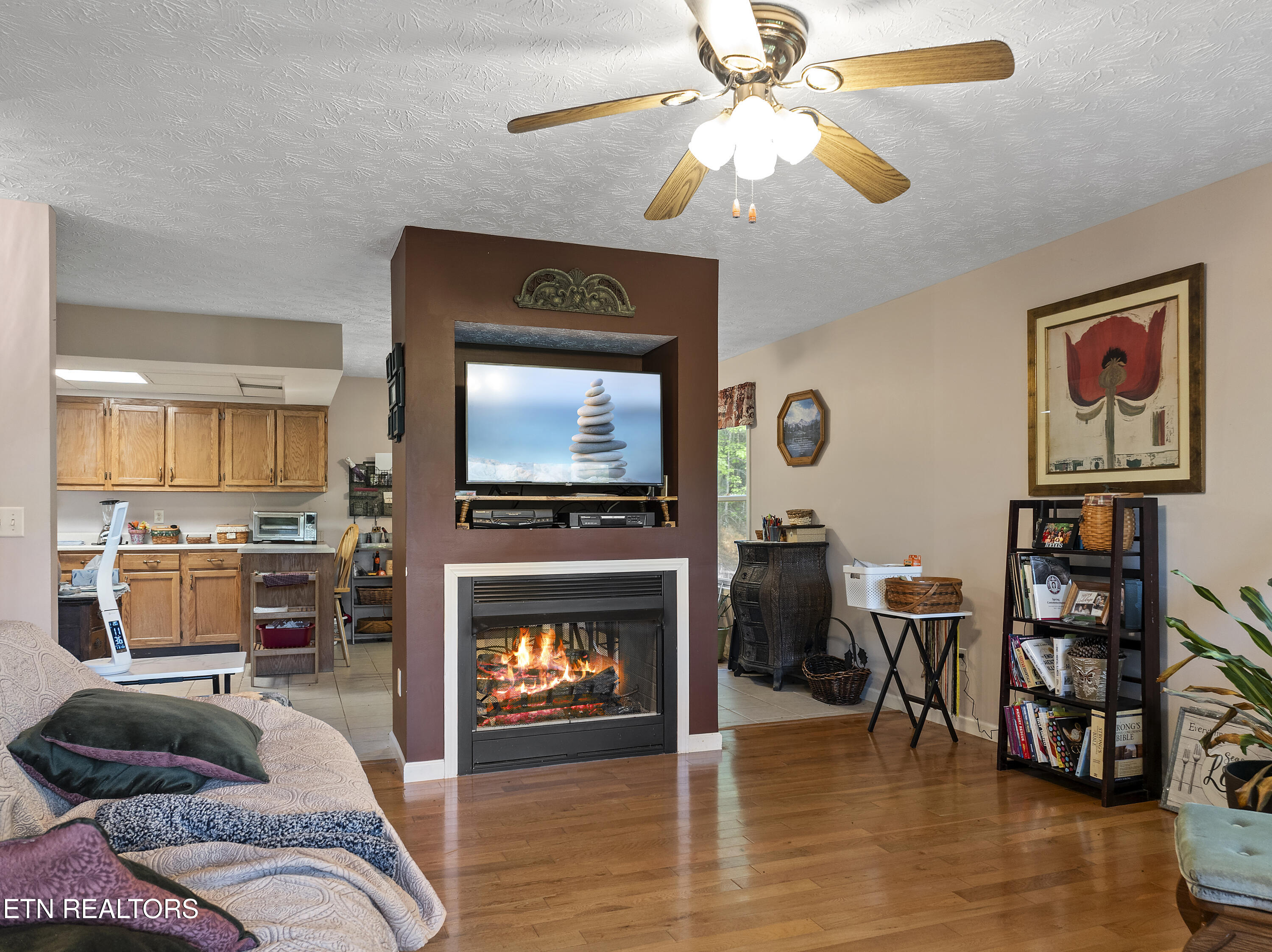 978 Corey Way Del Rio, TN 37727 - Photo 8 of 50 DJI_20250429173724_0088_D