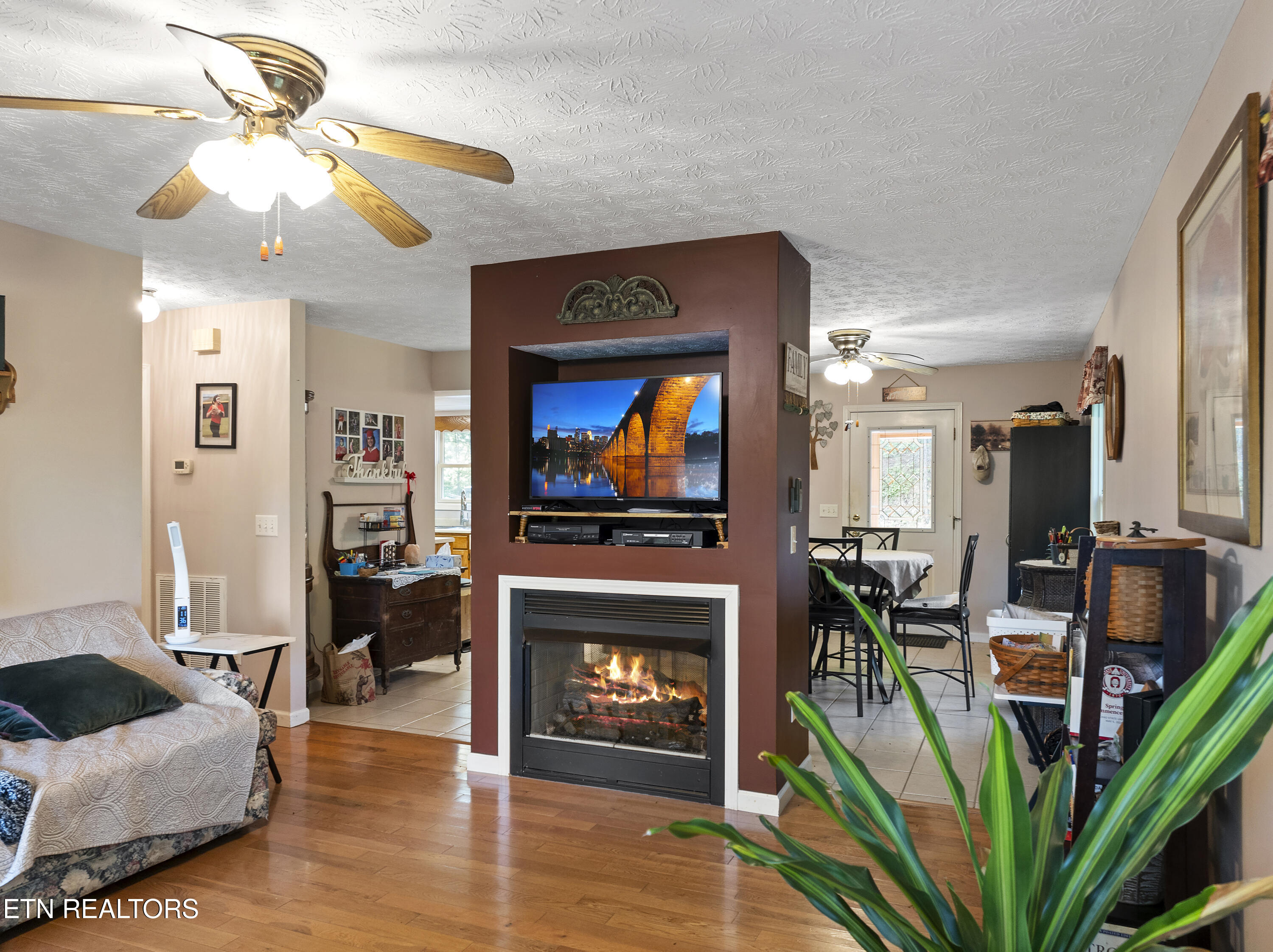 978 Corey Way Del Rio, TN 37727 - Photo 9 of 50 DJI_20250429173703_0087_D