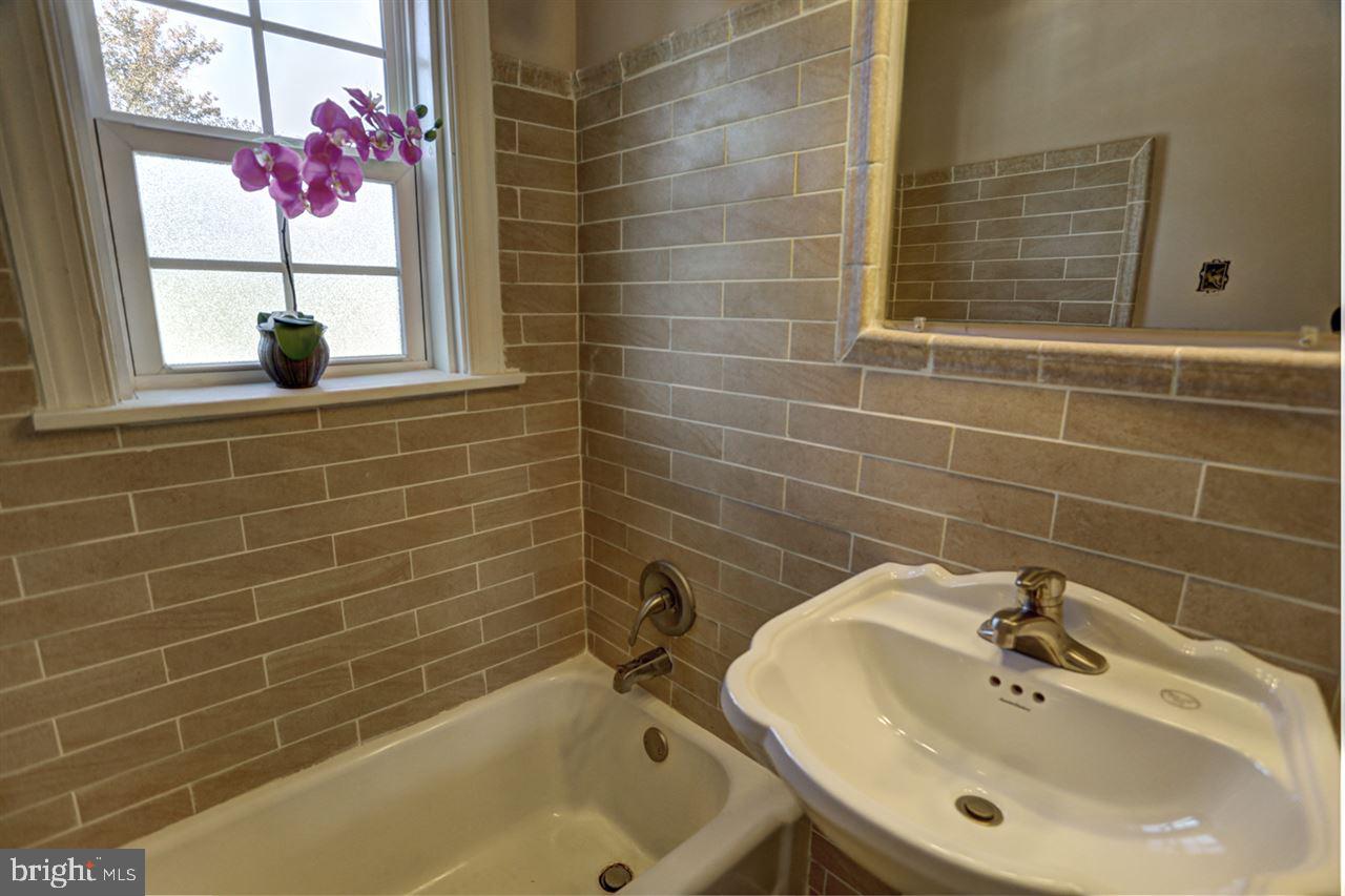 411 Rutherford Road Harrisburg, PA 17109 - Photo 18 of 25 Gallery Image 18
