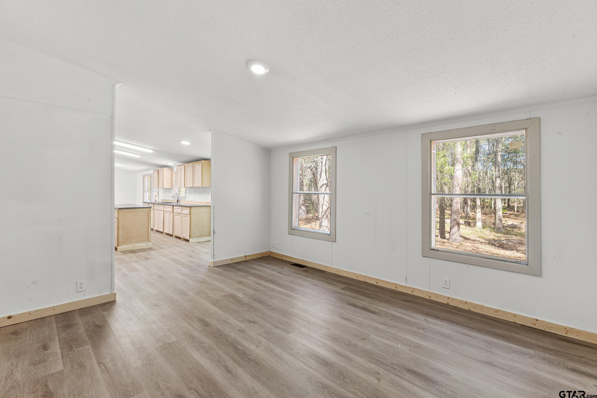 180 Southeast County Road Southeast Mount Vernon, TX 75457 - Photo 13 of 32