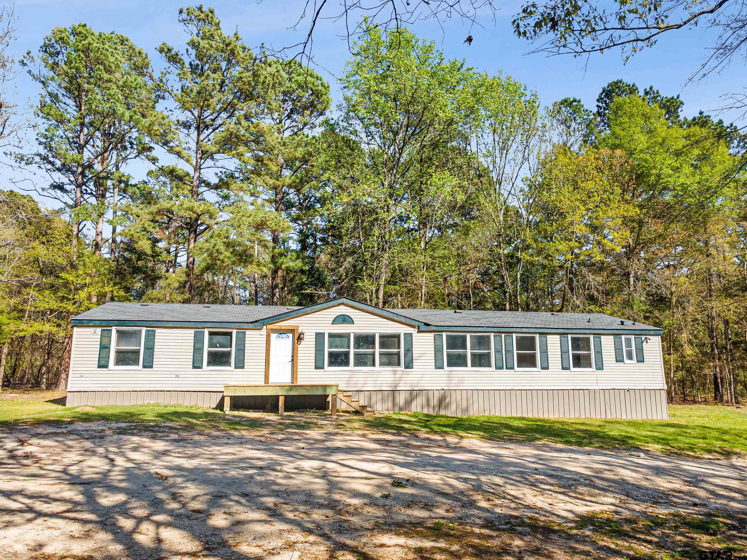 180 Southeast County Road Southeast Mount Vernon, TX 75457 - Photo 2 of 32