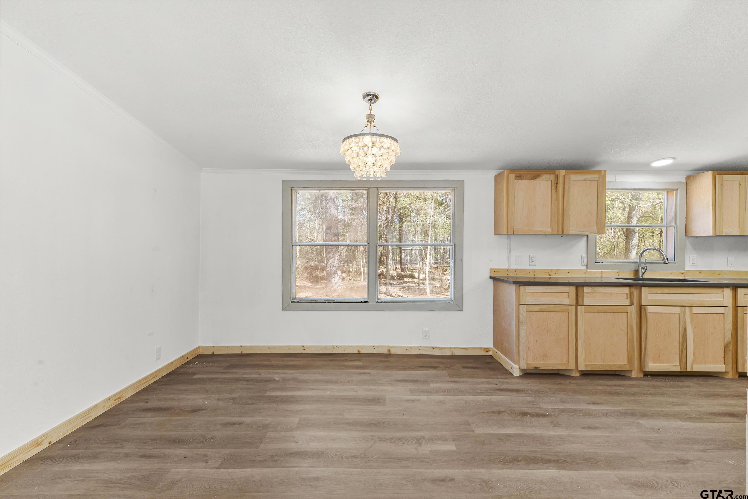 180 Southeast County Road Southeast Mount Vernon, TX 75457 - Photo 9 of 32