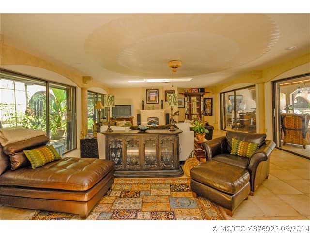 19 Ridgeview Road North Stuart, FL 34996 - Photo 5 of 25 Den/Family/Great Room.