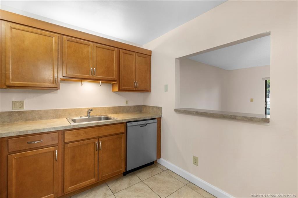 800 Northwest Fork Road, Unit 53 Stuart, FL 34994 - Photo 5 of 38 Gallery Image 5