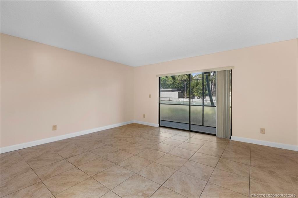800 Northwest Fork Road, Unit 53 Stuart, FL 34994 - Photo 10 of 38 Living Room