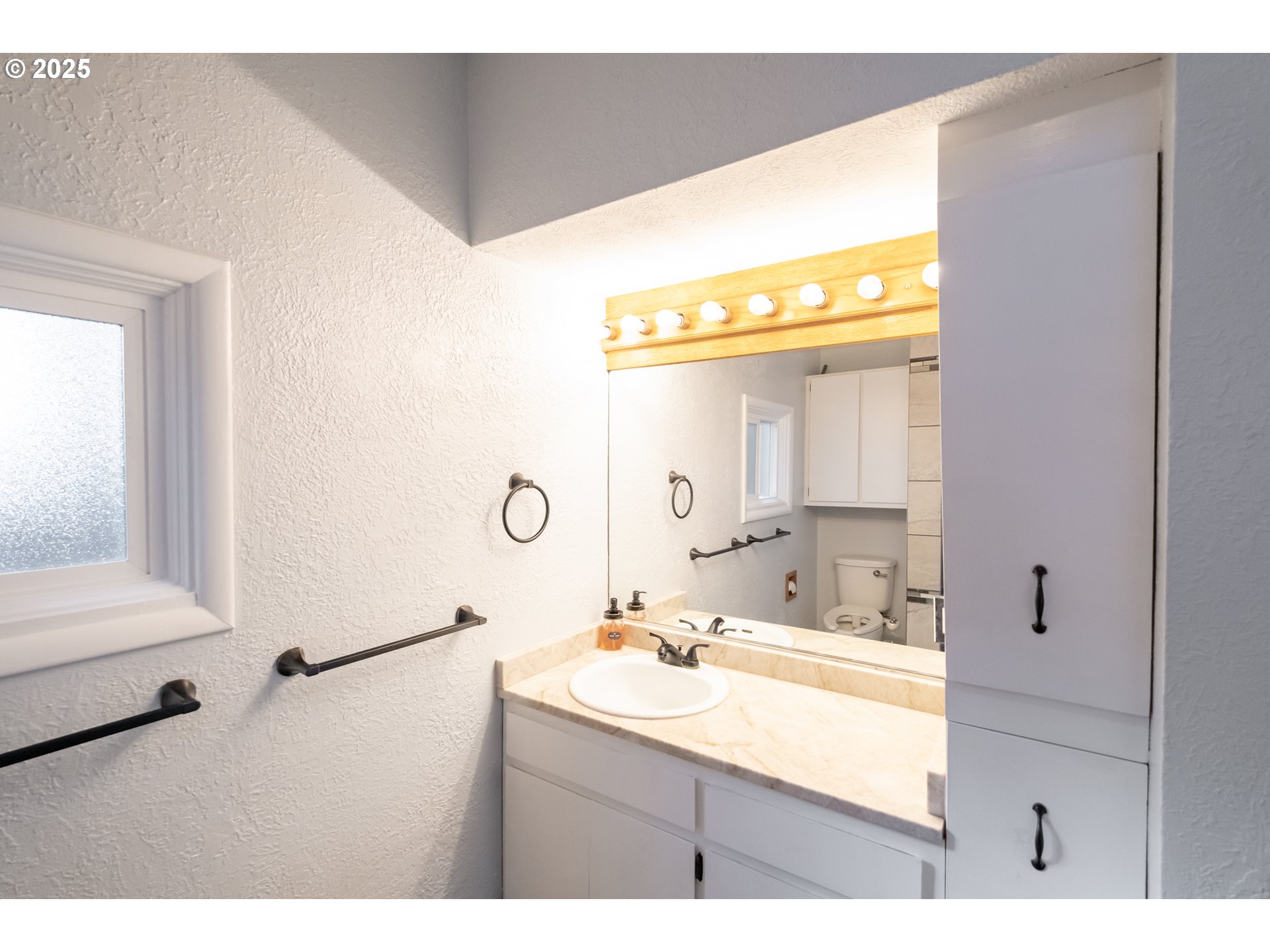 4417 Battle Creek Road Southeast Salem, OR 97302 - Photo 13 of 37