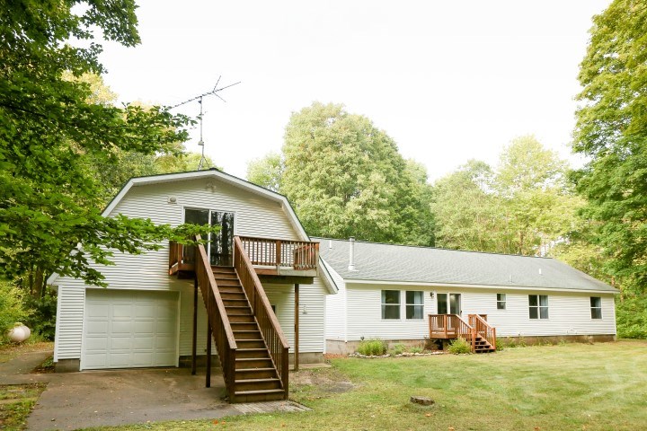 14541 Cinder Road Beulah, MI 49617 - Photo 2 of 25 1868098-1.JPG