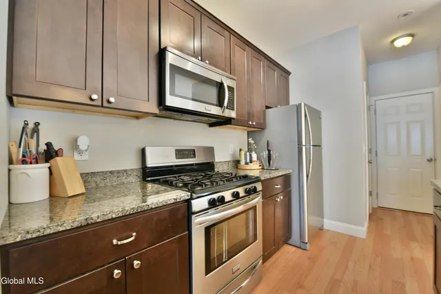 $349,900 | 10 Linden Lane, Milton, NY 12020